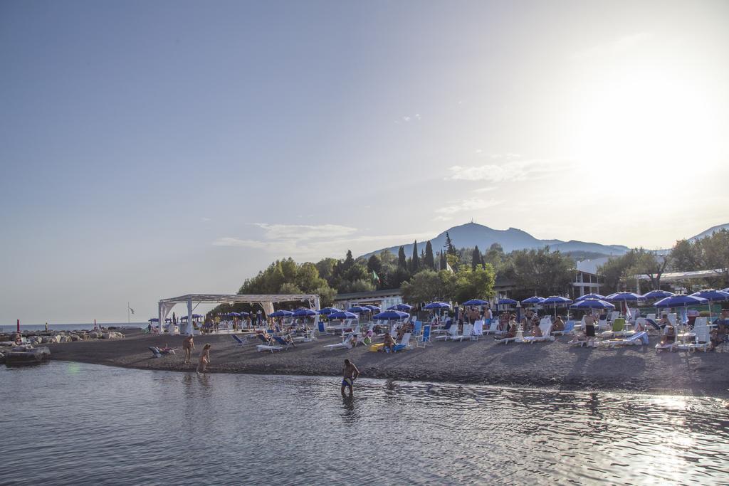 Hotel Torre Oliva Scario Buitenkant foto